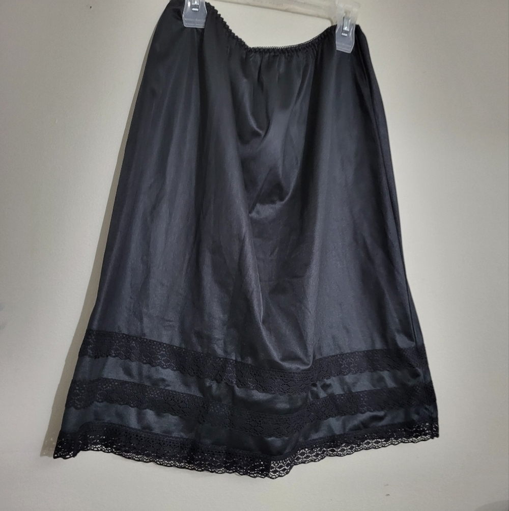 Patricia Lingerie sleepwear Half slip with lace trim Black in Size Medium